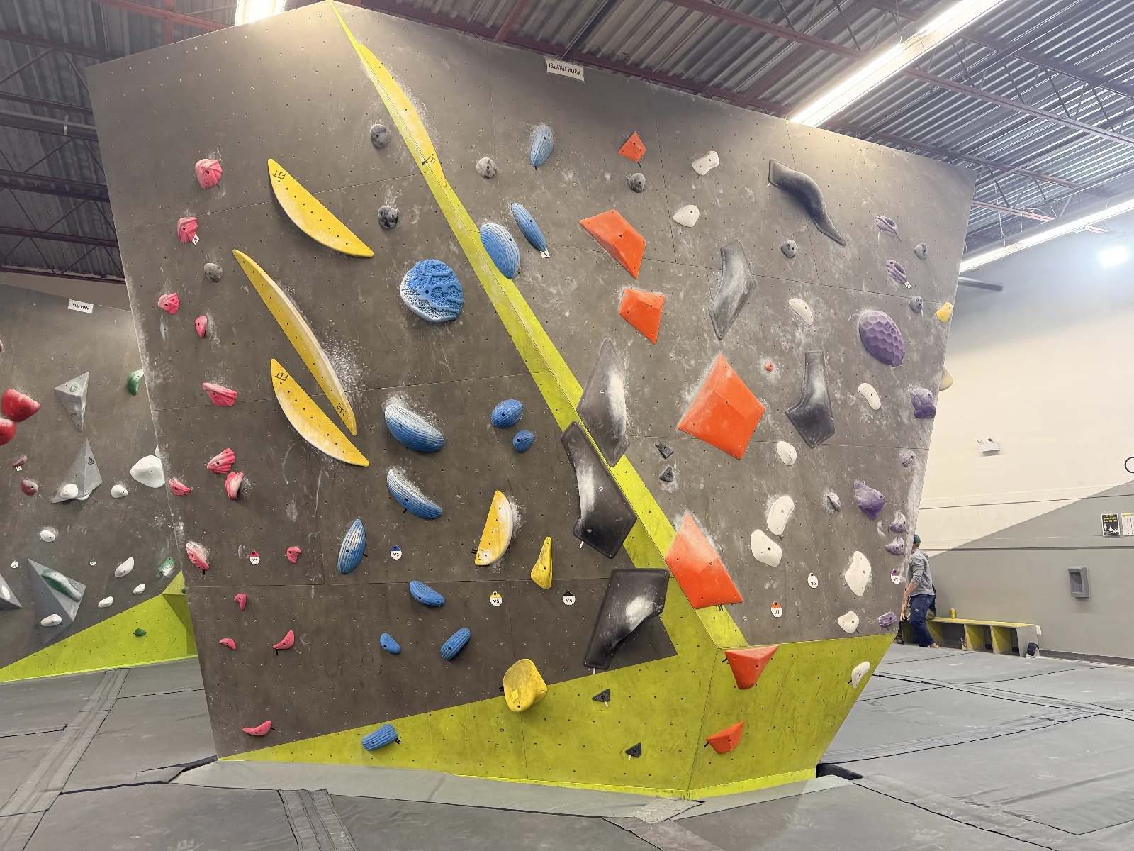 Island Rock wall image